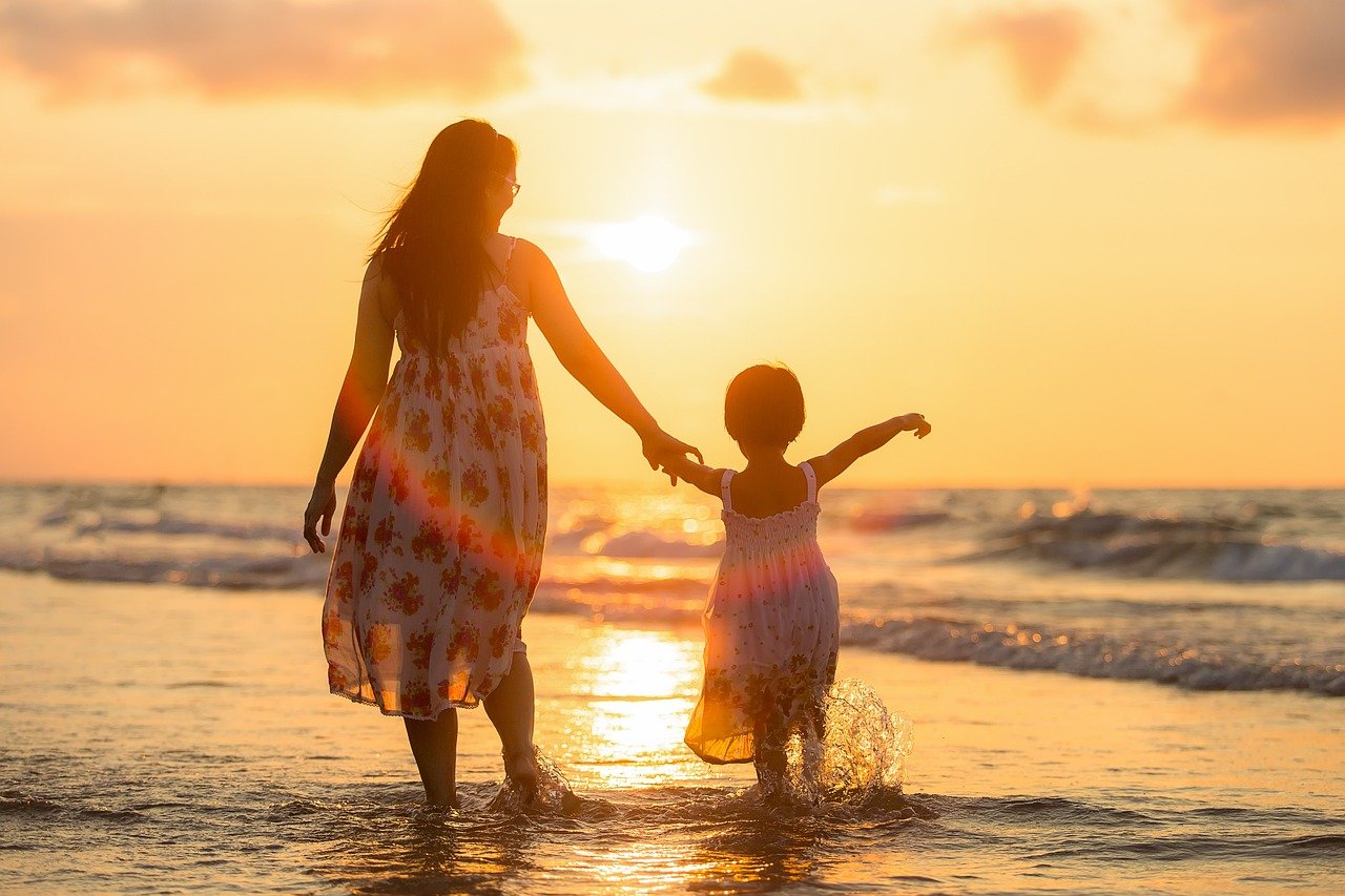 pregnancy after 45 USA, guide to fertility clinic policies in 2025